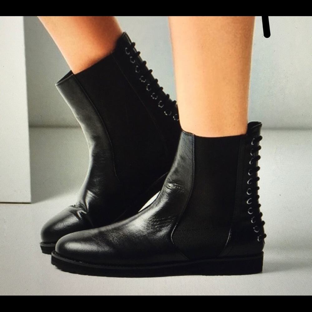 chelsea black boot size 6.5 urban outfitters